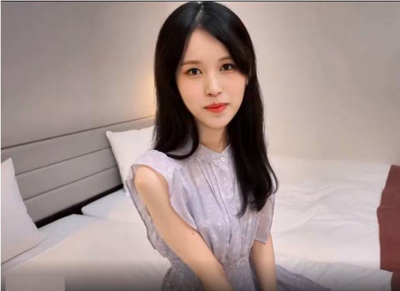 高顏值美女與小哥賓館玩自拍